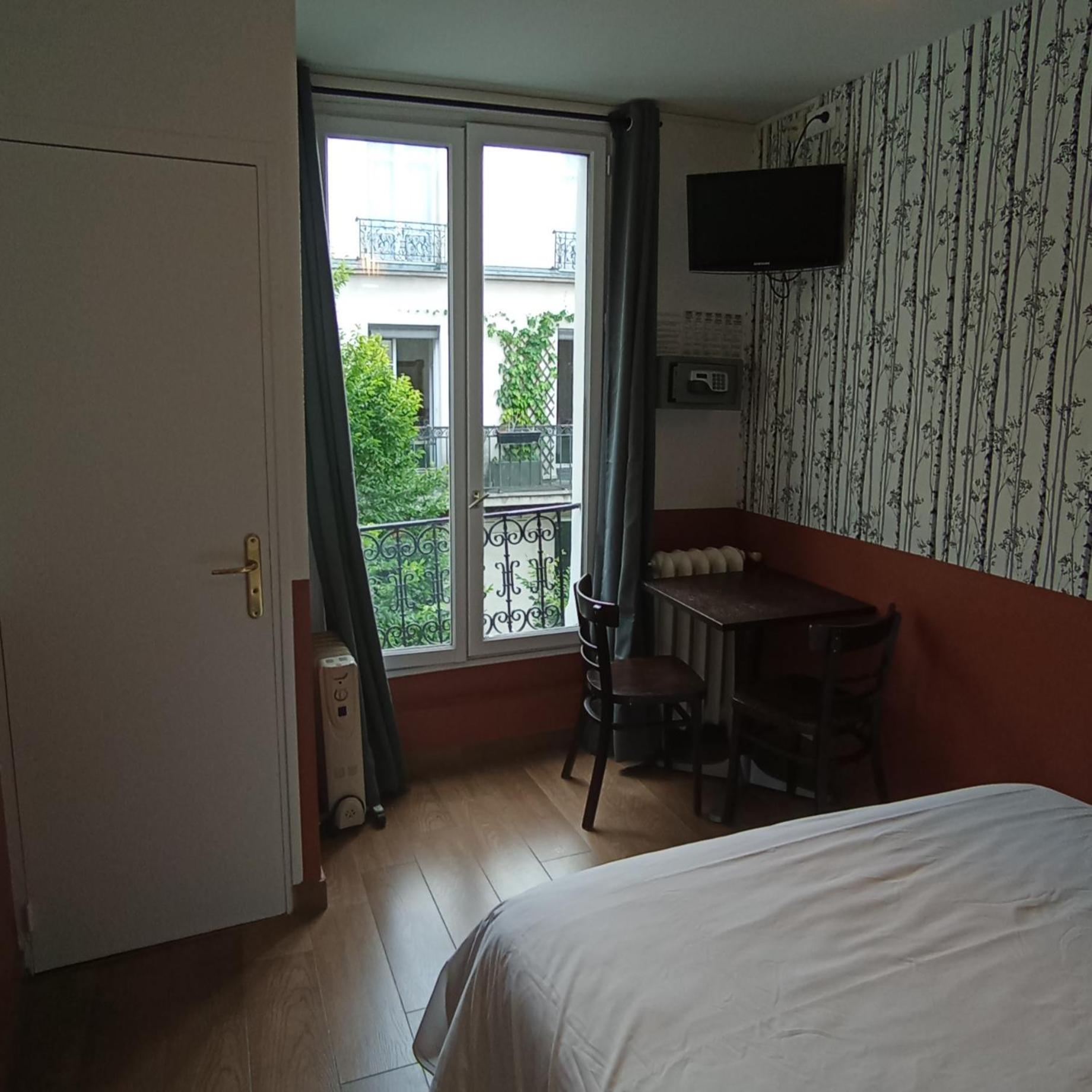 Caulaincourt Montmartre By Hiphophostels ปารีส ภายนอก รูปภาพ